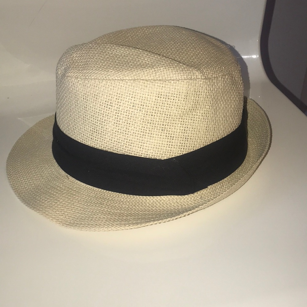 BRAND NEW CONDITION beach hat w black ribbon det.